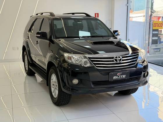 TOYOTA HILUX SW4 3.0 SRV 4X4 16V TURBO INTERCOOLER DIESEL 4P AUTOMÁTICO TOYOTA HILUX SW4 3.0 SRV 4X4 16V TURBO INTERCOOLER DIESEL 4P AUTOMÁTICO